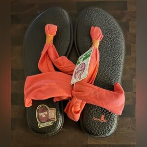 NWT Sanuk Black and Orange Yoga Sling Sandals